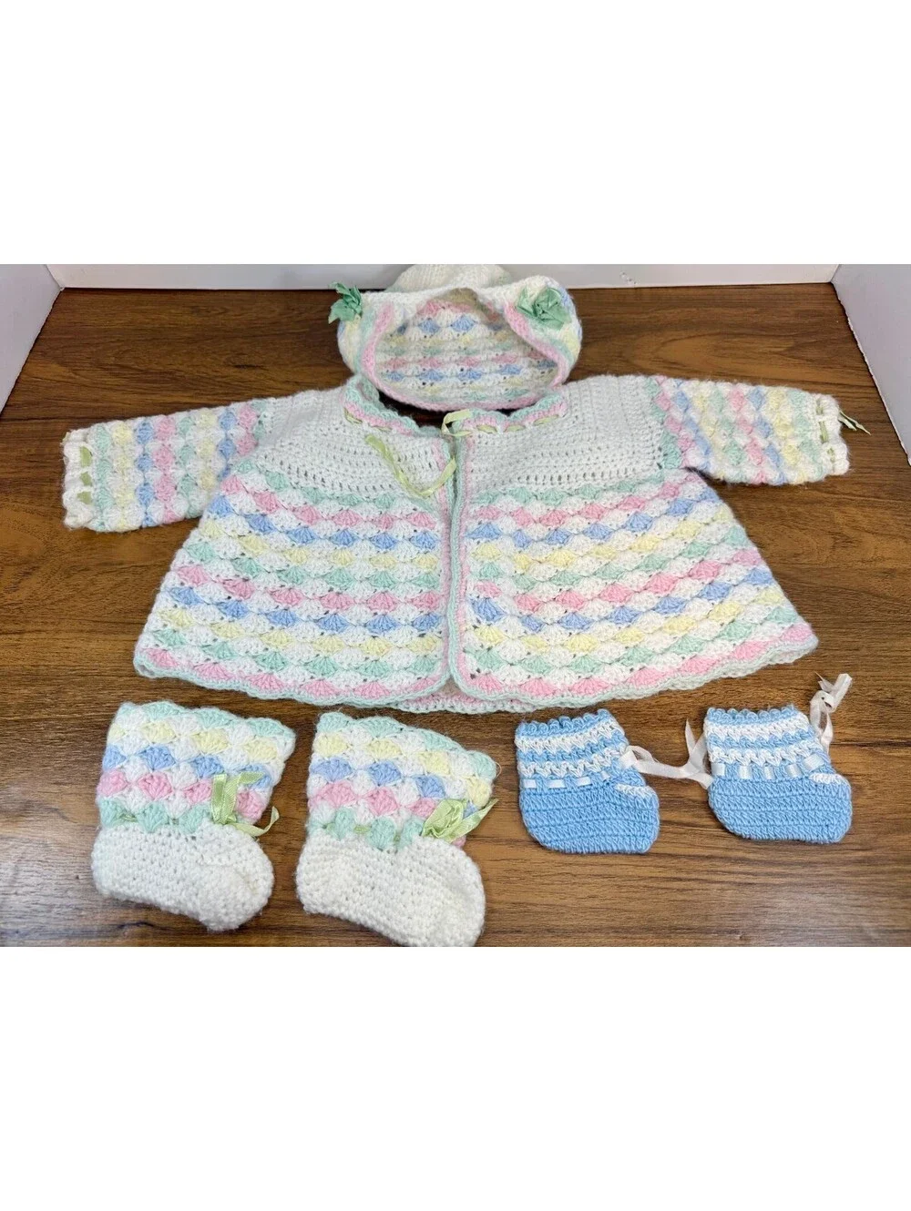 Vintage Handmade Crochet Baby Sweater Set 6-12M Pastel Bonnet Booties Heirloom
